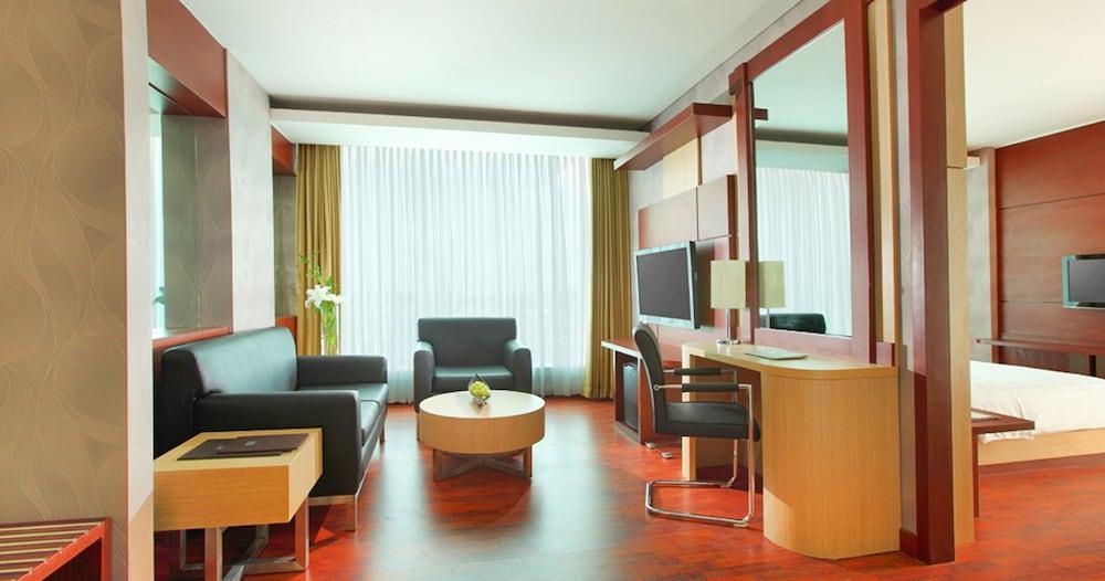 Hotel Santika Tasikmalaya Exterior photo